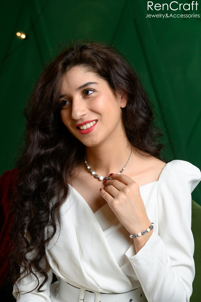 А еще есть красный, и черный варианты