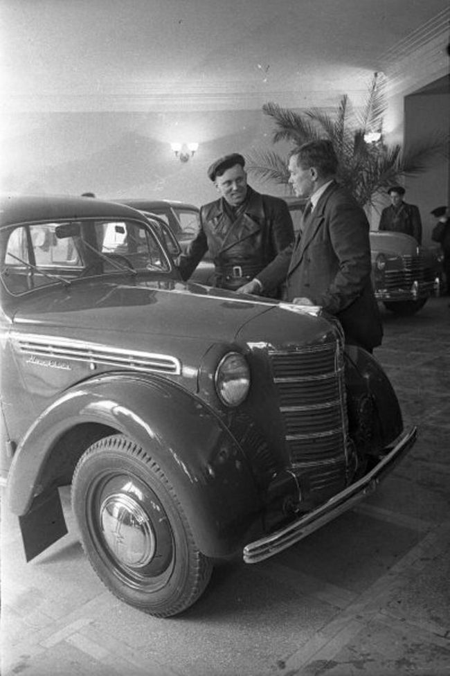 Продажа автомобилей "Москвич 400". 1947-48 год.