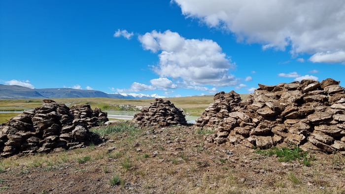 Деревья здесь не растут, печи топят кизяком