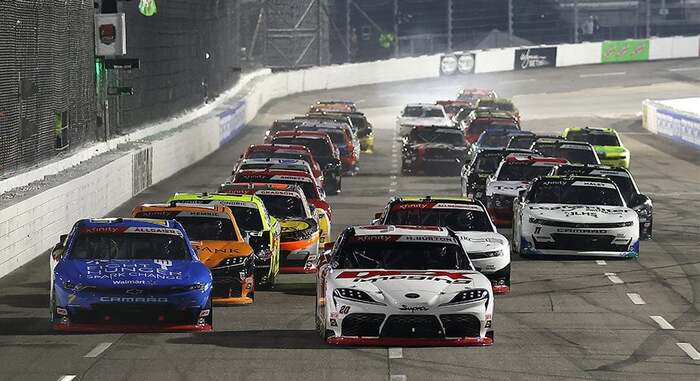 Старт гонки xFinity Cup