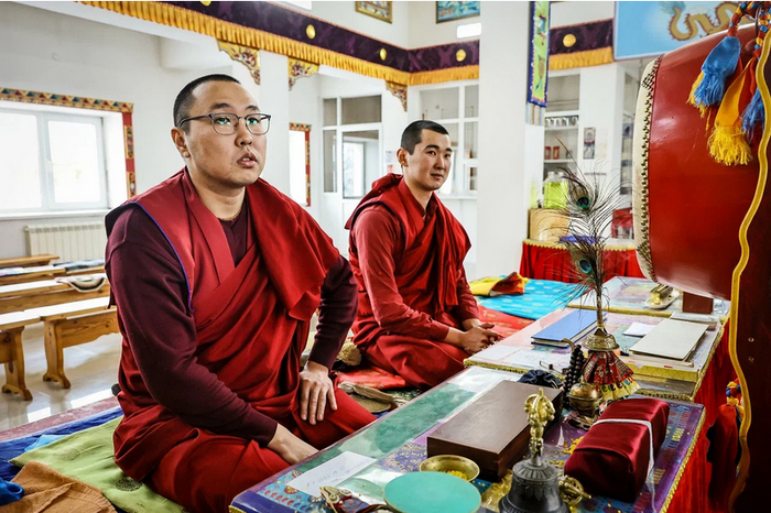  - ()    .      ,   ,   ,    .