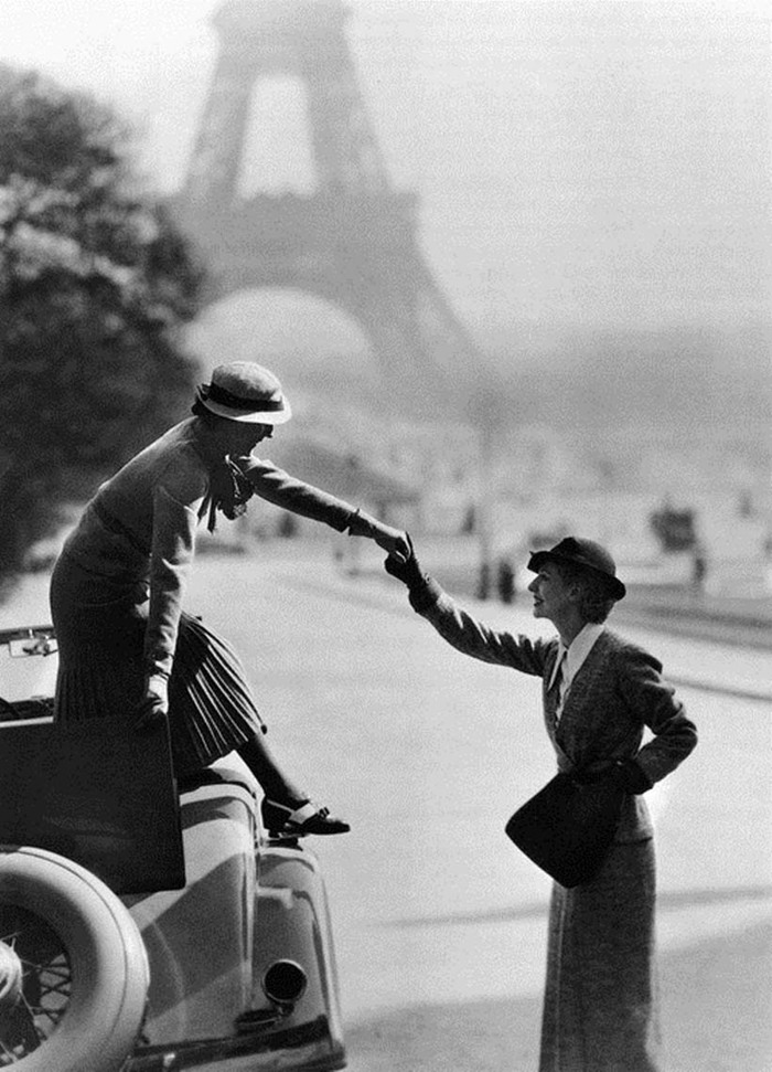 Virginia Kent and Peggy Leaf, Informal daywear by Lelong. 1934