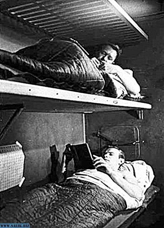 Божко А.Н. и Улыбышев Б.Н. на откидных спальных местах
