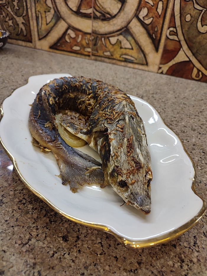 Как бы говорит нам: и такую котеньку вы будете жрать?