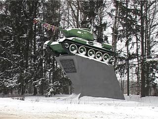 Разрушающийся танк у поселка Шанталово на Смоленщине