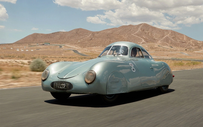 Porsche Type 64. 1939 год (Фото: Jack Schroeder / RM Sotheby's)