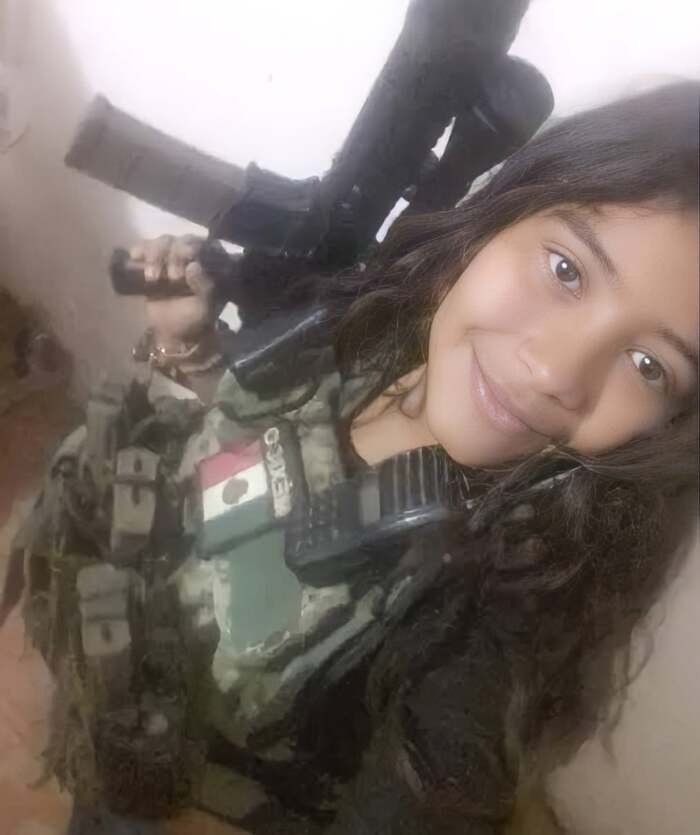 Принадлежит к картелю Санта-Роза-де-Лима(CSRL). Была похищена и вынуждена работать на картель.