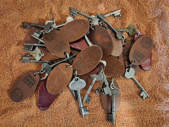 Моя тёща украла мою коллекцию ключей, чтобы продать и купить себе новый телефон