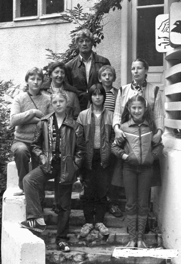 Режиссер и актеры