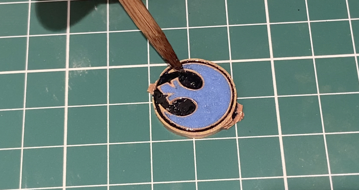 Наносим эмаль (порошок с дистиллированной водой)