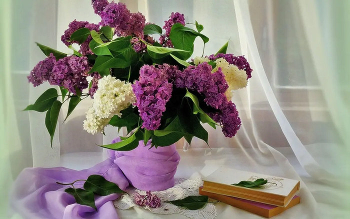 Понятно, что не стол препода, но букет - чудо)