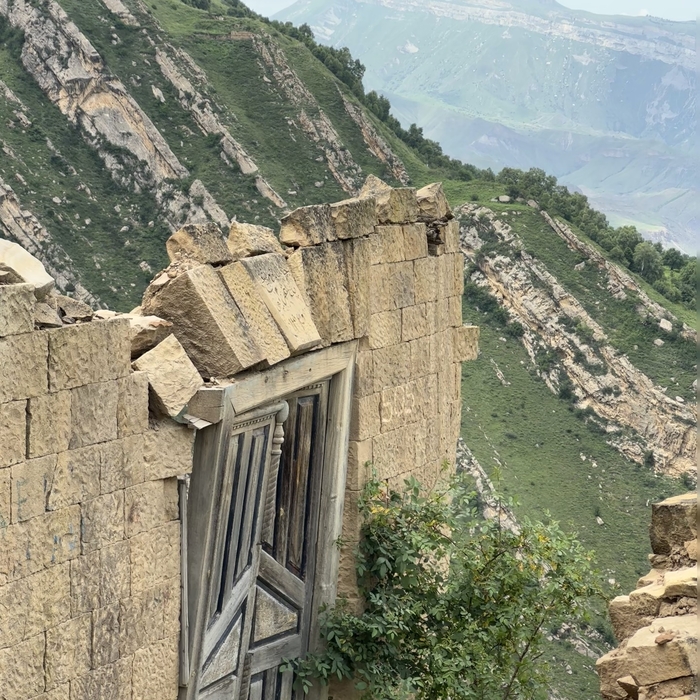 Вид за дверью