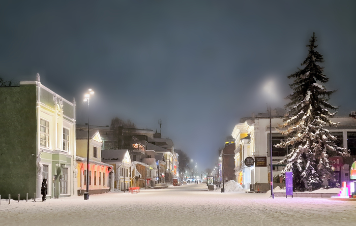 А в сторону площади Горького — никого.