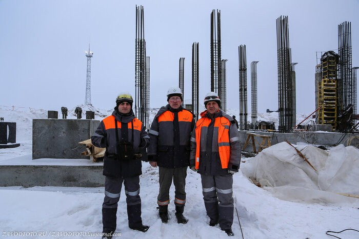 Из серии «Именно они делают Россию великой» / снято мной на стройке ТЭЦ «Гросс»