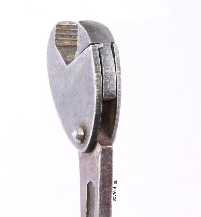 Увы, разборчивого клейма на ключе я не нашел.