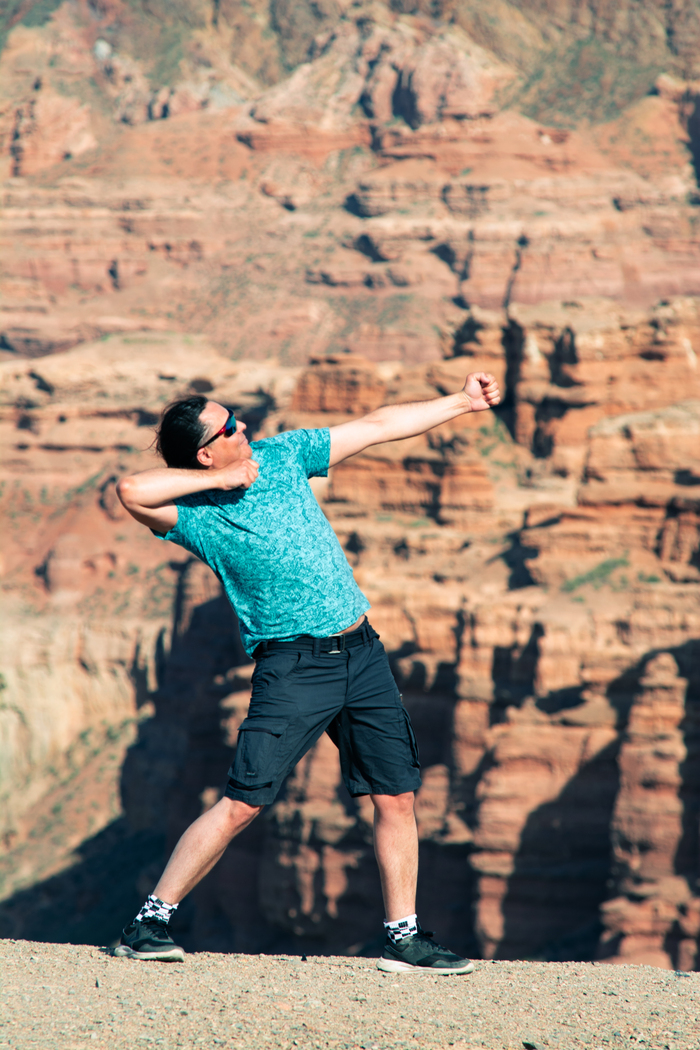 <a href="https://pikabu.ru/story/na_avtomobile_cherez_srednyuyu_aziyu_chast_poslednyaya_11186844?u=https%3A%2F%2Fpikabu.ru%2F%40Buzohrenak&t=Buzohrenak&h=53d16311507ae0509e14dd6fa3bc0117963750d4" title="https://pikabu.ru/@Buzohrenak" target="_blank" rel="nofollow noopener">Buzohrenak</a> - водитель и инициатор мероприятия