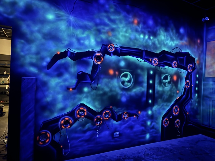 Аэрография на стене святящейся краской Художник, Современное искусство, YouTube, Аэрография, Акрил, Роспись стен, Видео, Длиннопост