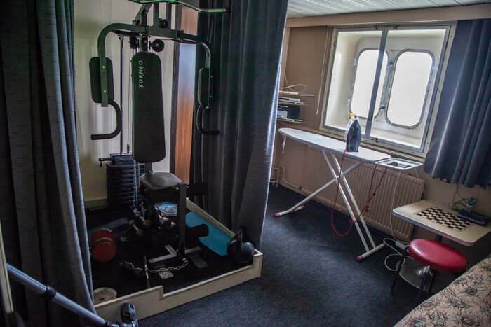 В каюте капитана