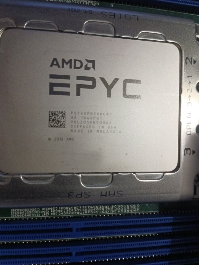 Epyc 7401 если я не путаю, как затычку взял, пока новый не куплю.