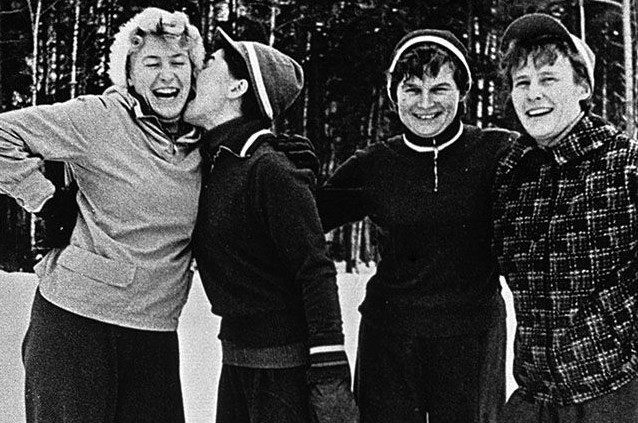 Космонавты-испытатели первой женской группы отряда космонавтов Центра подготовки космонавтов (слева направо): Татьяна Пицхелаури (Кузнецова), Ирина Соловьева, Валентина Терешкова и Валентина Пономарева. В 1969 году группа была расформирована.