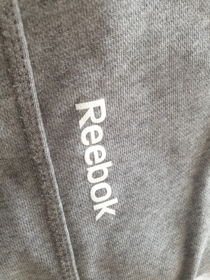Только внизу на штанине написано верно)) Reebok