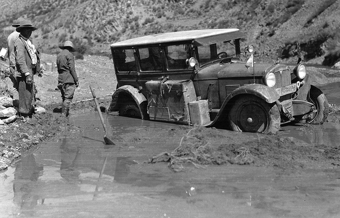 Adler Standard 6 Клэреноре Стиннес был первым серийным европейским автомобилем с гидравлическим приводом тормозов.