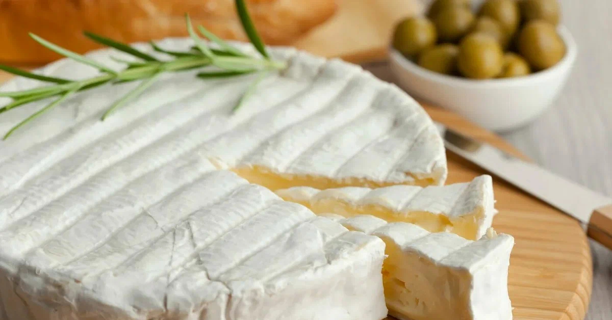 Сыр Бри. Сыр Brie Польша.