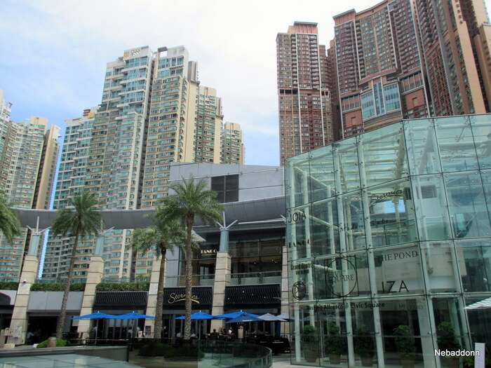 Очень илитный бутик и ресторан "Stormies"