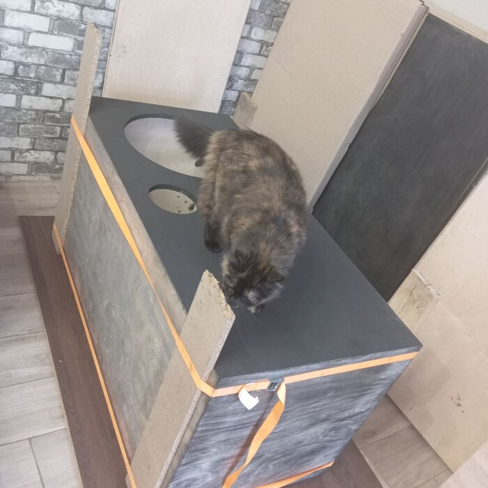 Темный цвет дна прикольный, когда деталь отдельно, но в сборе печаль и страдания.