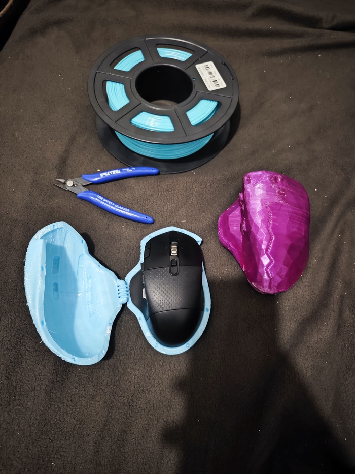 Печать TPU пластиком на принтерах: cr-10s - старый чехол, К1 МАХ - новый.