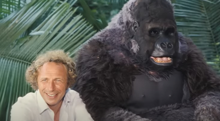 ��� � � �������