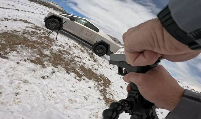 YouTube-��������������� �������� Cybertruck �� �������������������