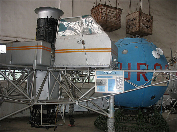 «Турболёт» в 7-м ангаре <a href="https://pikabu.ru/story/sovetskiy_turbolyot_11240971?u=https%3A%2F%2Fru.wikipedia.org%2Fwiki%2F%25D0%25A6%25D0%25B5%25D0%25BD%25D1%2582%25D1%2580%25D0%25B0%25D0%25BB%25D1%258C%25D0%25BD%25D1%258B%25D0%25B9_%25D0%25BC%25D1%2583%25D0%25B7%25D0%25B5%25D0%25B9_%25D0%2592%25D0%25BE%25D0%25B5%25D0%25BD%25D0%25BD%25D0%25BE-%25D0%25B2%25D0%25BE%25D0%25B7%25D0%25B4%25D1%2583%25D1%2588%25D0%25BD%25D1%258B%25D1%2585_%25D1%2581%25D0%25B8%25D0%25BB_%25D0%25A0%25D0%25A4&t=%D0%A6%D0%B5%D0%BD%D1%82%D1%80%D0%B0%D0%BB%D1%8C%D0%BD%D0%BE%D0%B3%D0%BE%20%D0%BC%D1%83%D0%B7%D0%B5%D1%8F%20%D0%92%D0%92%D0%A1%20%D0%A0%D0%A4&h=dbe1c26772ea7599562659bf50d12fd456b45df4" title="https://ru.wikipedia.org/wiki/%D0%A6%D0%B5%D0%BD%D1%82%D1%80%D0%B0%D0%BB%D1%8C%D0%BD%D1%8B%D0%B9_%D0..." target="_blank" rel="nofollow noopener">Центрального музея ВВС РФ</a>