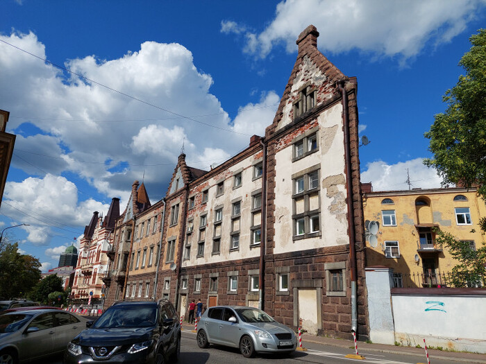 плоский дом