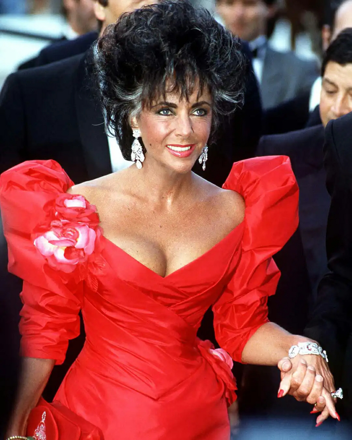 Элизабет Тейлор тоже была в красном