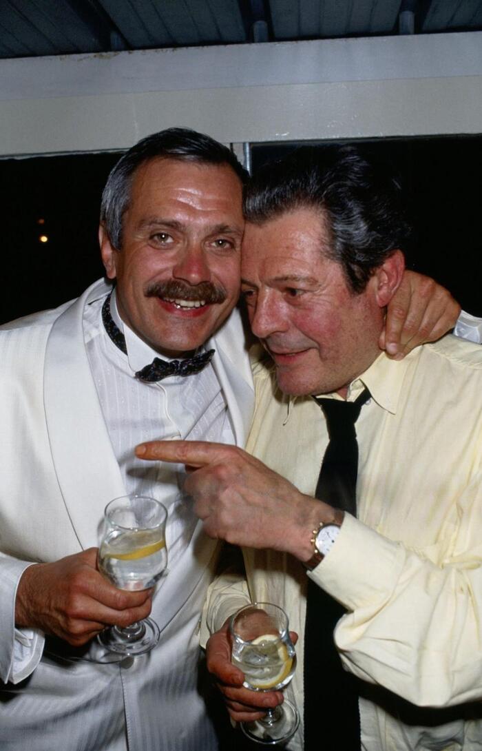 Марчелло Мастрояни отмечал приз за лучшую мужскую роль в фильме "Очи черные" с режиссером.