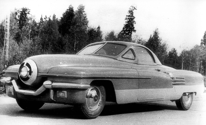 Футуристический ЗИС-112 дебютировал в 1952 г.