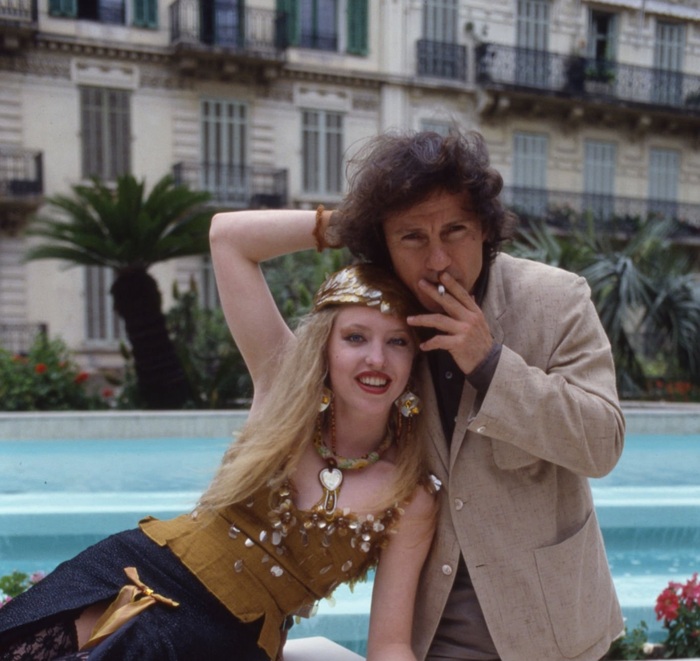 Харви Кейтель кадрил у бассейна Катрин Бурман