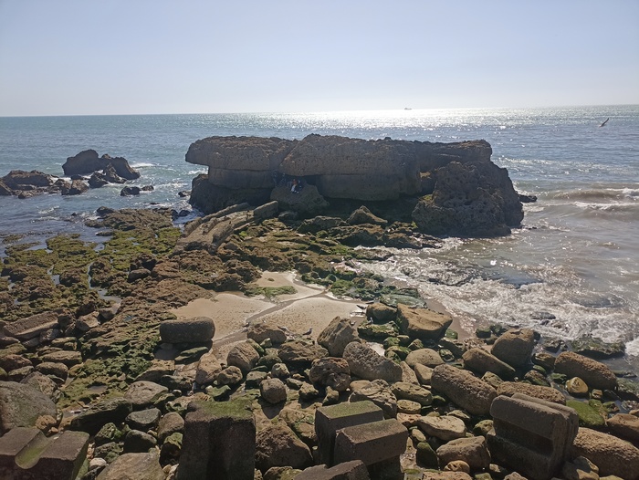 Скала Авар во время отлива