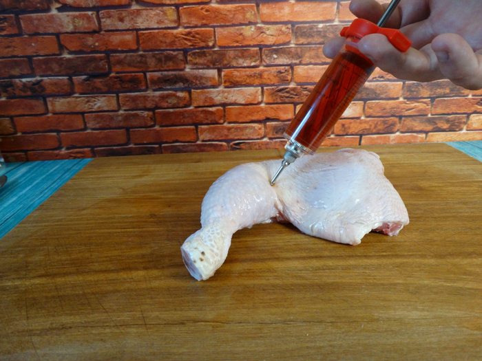 Так рассол выглядит в шприце.