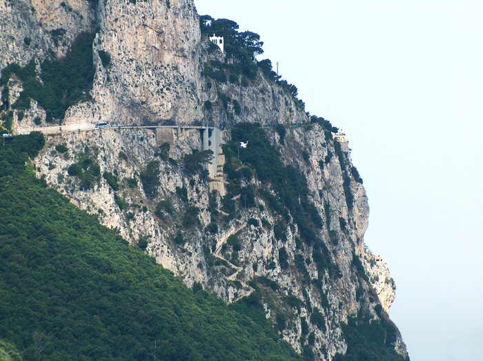 Над пропастью