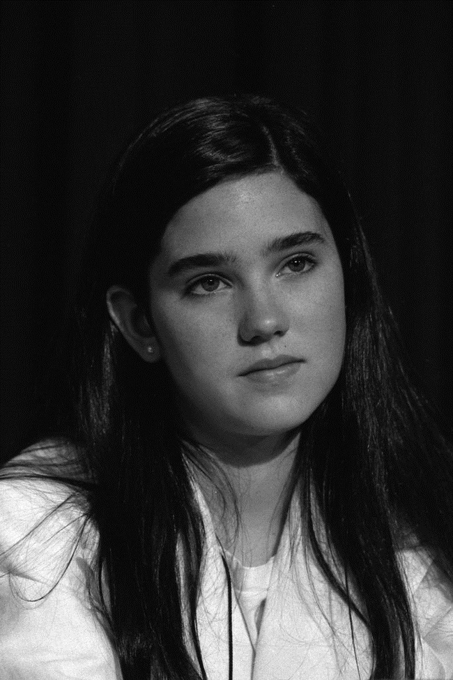 Дженнифер Коннели скучала на пресс-конференции фильма "Однажды в Америке"