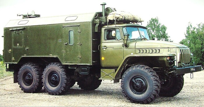 Передвижной агрегат 15Т460 для освещения крупных воинских помещений и монтажных площадок