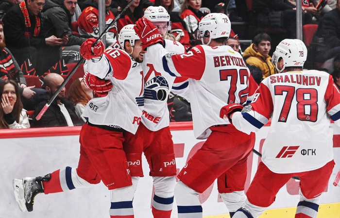 «Локомотив» обыграл «Авангард» по итогам семи матчей и вышел в полуфинал плей-офф КХЛ