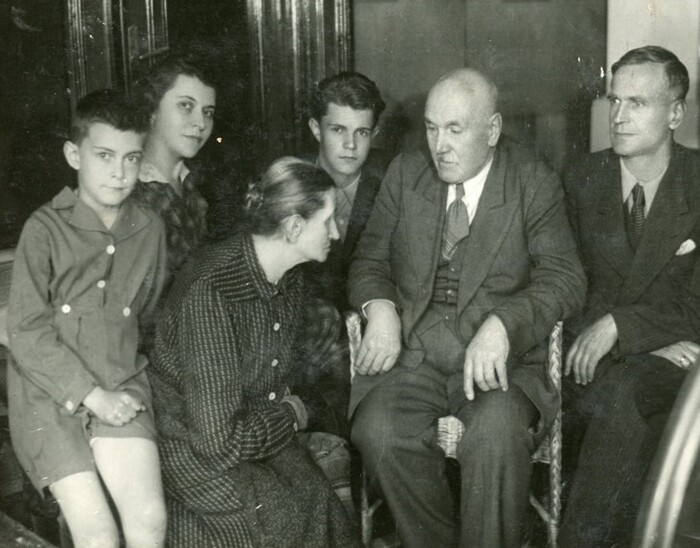 ����� ������ ����� ����������� (������ �����) � ����� ����������� (������ ������) � ��������� ��������������� � ������������� ��������� ����, ���������� ������������� ����� �.�. ������������, ������� ������ ����� ����������� ��������. ����� �� ���� �����