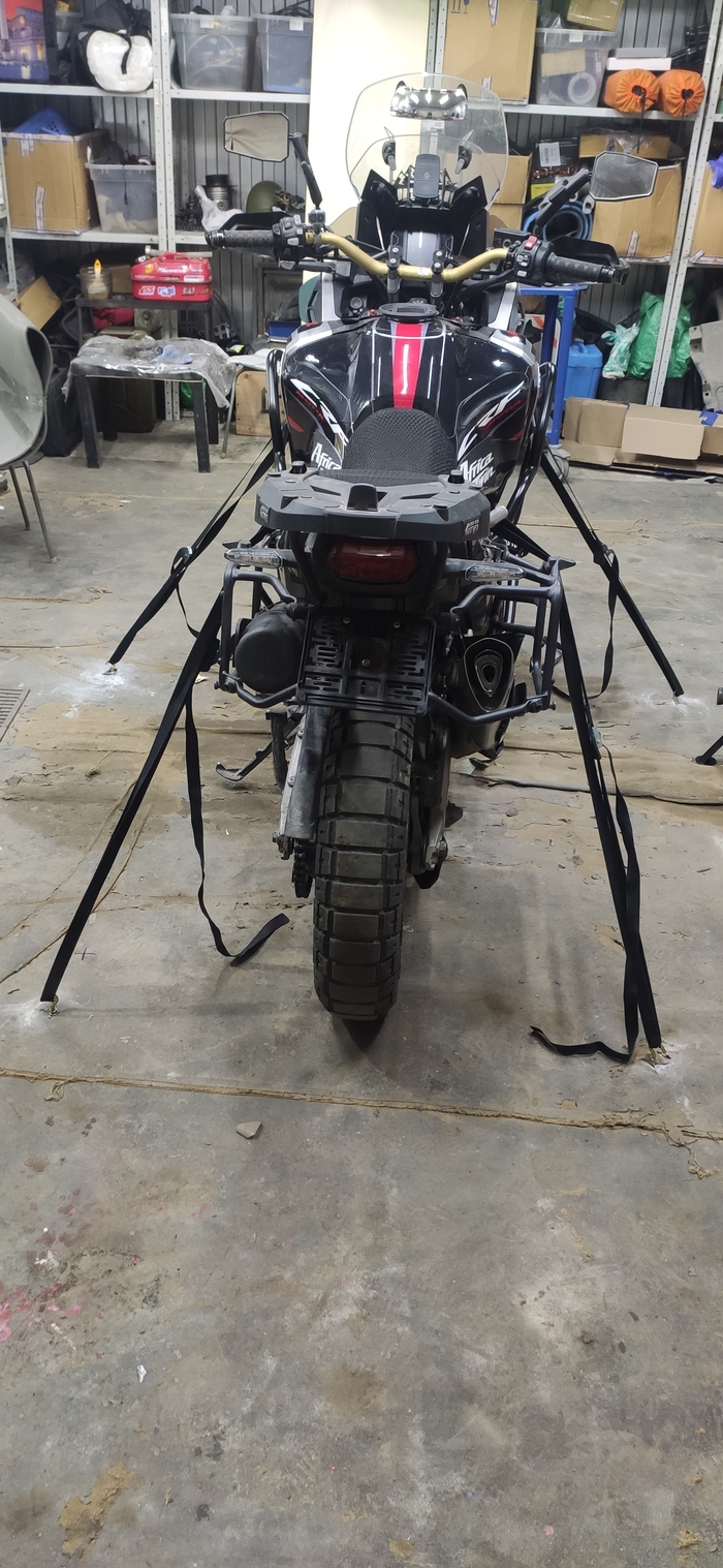 Honda Africa Twin CRF1000L Advenutre Sports Samurai Edition