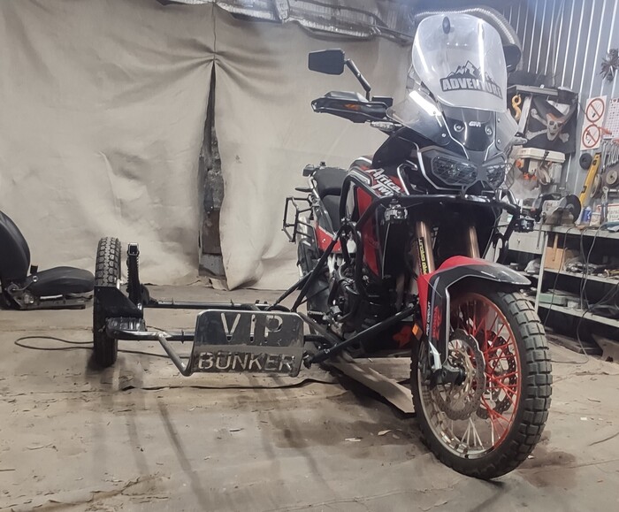 Honda Africa Twin CRF1000L Advenutre Sports Samurai Edition