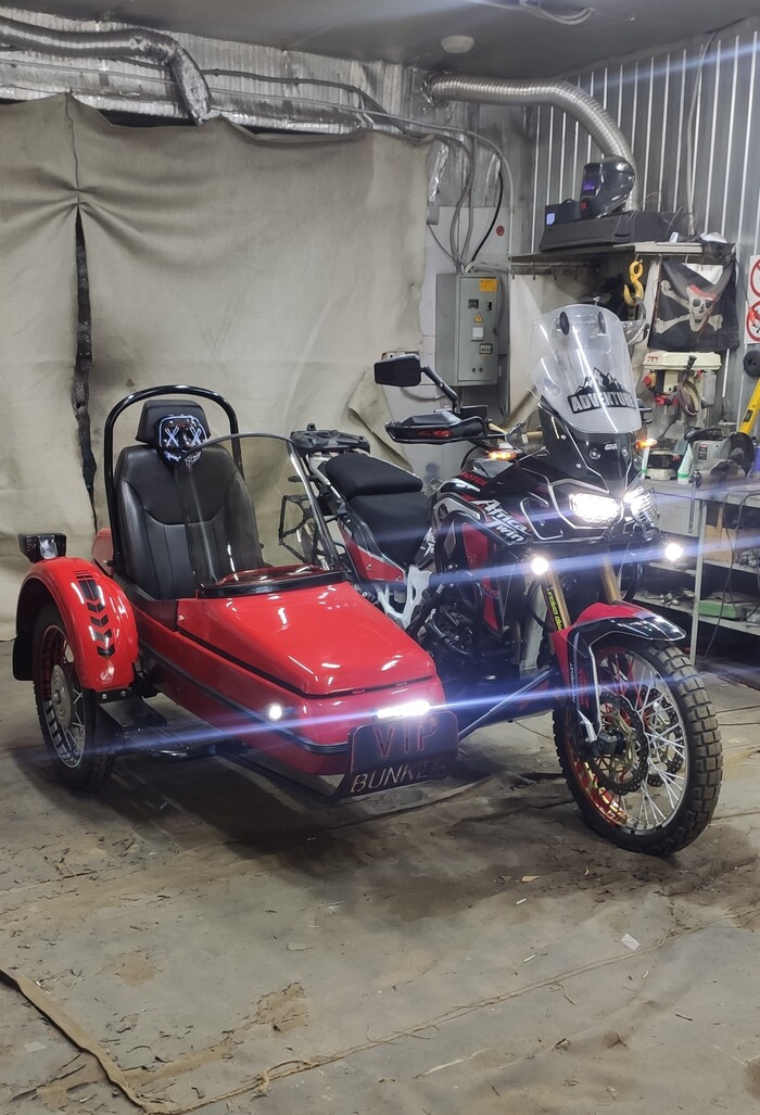 Honda Africa Twin CRF1000L Advenutre Sports Samurai Edition