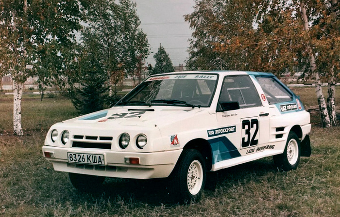 ВАЗ-2108 4х4 «Ралли» разработан в УГК «АвтоВАЗ» в 1985 году по техусловиям группы «Б» FIA. Ведущий конструктор — Владимир Иванович Губа, ведущий дизайнер Владислав Иванович Пашко.