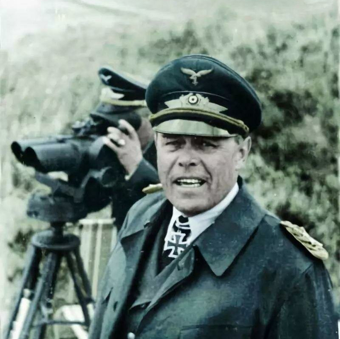 Альбрехт Кессельринг в будущем сыграет большую роль в ведении боевых действий в Средиземноморье, Северной Африке и Италии. Но об этом всём я расскажу позже.